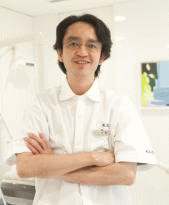 審美歯科 大阪　ホワイトニング　院長　川里邦夫